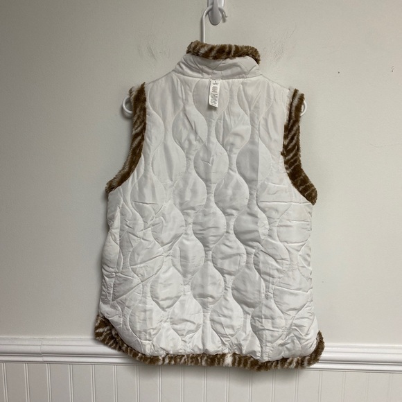 Teezher Women’s size L puffer faux fur vest Reversible - Picture 6 of 9